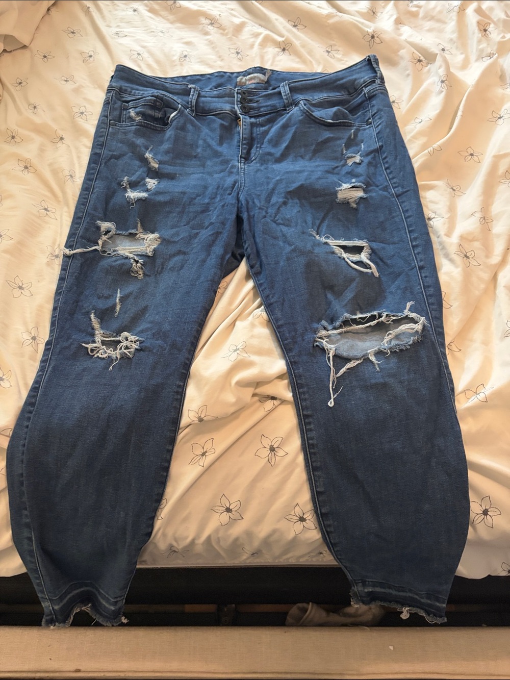 Torrid Women’s Distressed Blue Ripped Jeans